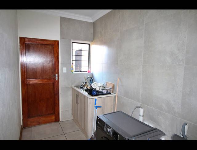 3 BEDROOM SECTIONAL TITLE FOR SALE IN POMONA